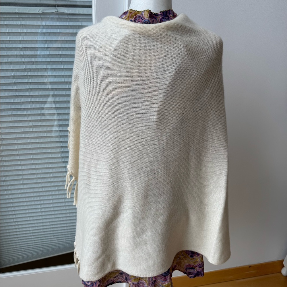 J. McLaughlin cashmere poncho - Picture 6 of 7